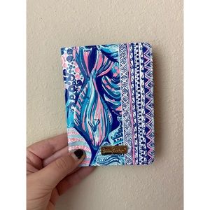 Lilly Pulitzer Passport Cover in “Scale Up”